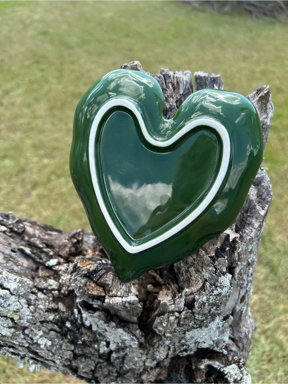 Glossy Green Leaf-Shaped Ceramic Spoon Rest Kitchen Decor